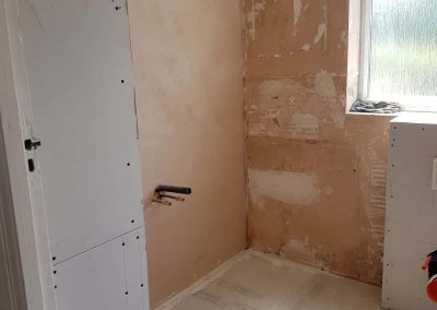 bathroom with roll top bath (11)