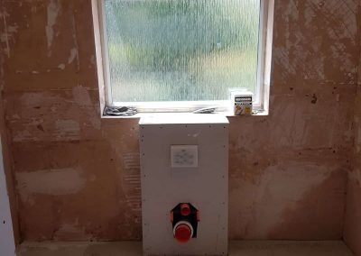 bathroom with roll top bath (5)